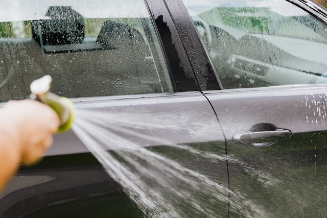 Lavage de voiture à Lille : Pourquoi et comment bien entretenir votre véhicule ?