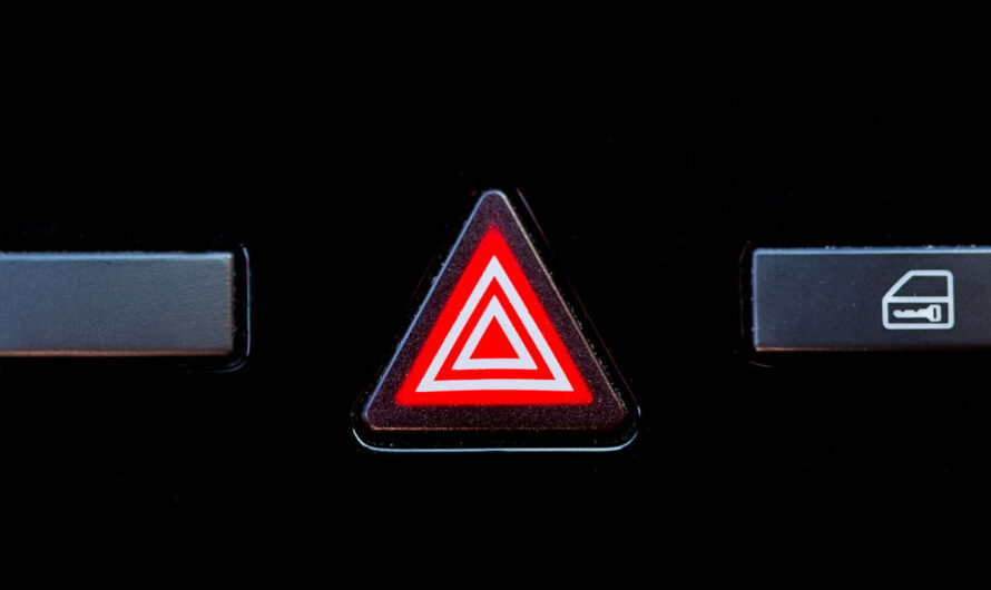 Comprendre la signification du voyant triangle rouge avec point d’exclamation sur le tableau de bord